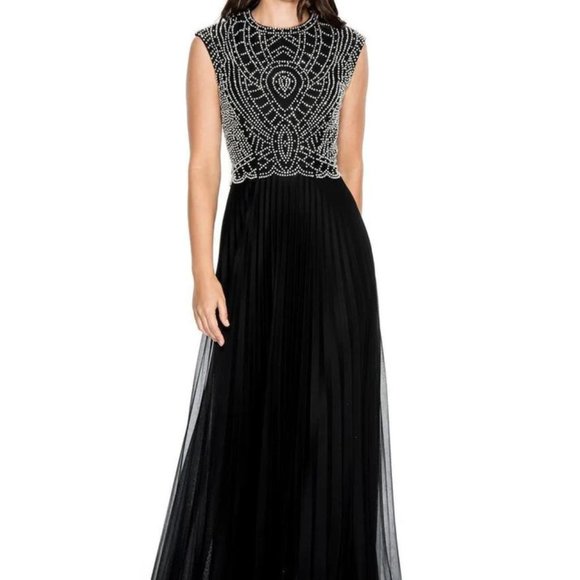 Cachet Dresses & Skirts - Cachet Size 6 Navy Blue Formal Dress with Beading